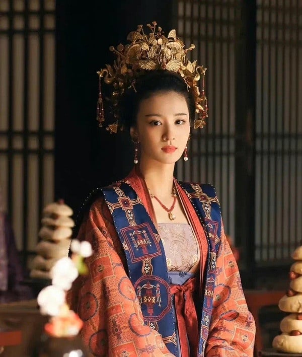 网评“最美古装女神”TOP10！赵露思没进榜，热巴第十，刘诗诗赢杨幂，冠军是真仙女吧-5