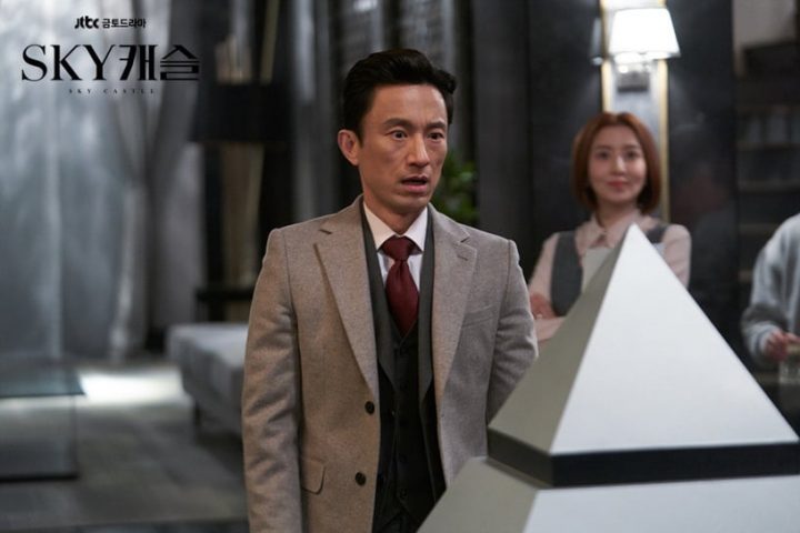 金炳哲7个韩剧角色！《医生车智淑》渣得难忘，《太阳的后裔》、《鬼怪》都有他耶！-4