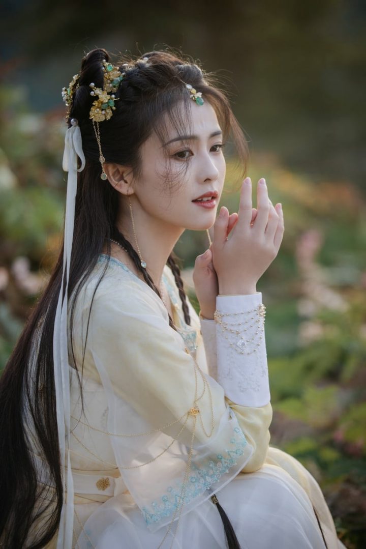 古装仙侠剧8位美女师妹！《护心》周也明艳，赵丽颖甜，杨幂发型被吐嘈，迪丽热巴更雷-6