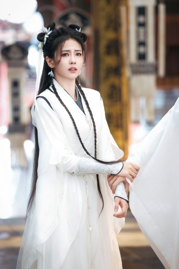 古装仙侠剧8位美女师妹！《护心》周也明艳，赵丽颖甜，杨幂发型被吐嘈，迪丽热巴更雷-7