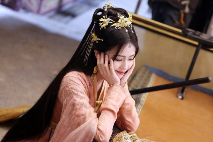 古装仙侠剧8位美女师妹！《护心》周也明艳，赵丽颖甜，杨幂发型被吐嘈，迪丽热巴更雷-5