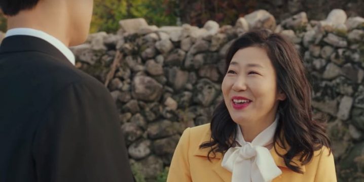 《坏妈妈》剧情隐藏细节！处处有“黄色”物件，强豪一家都不吃红萝卜，画面色调有玄机-1