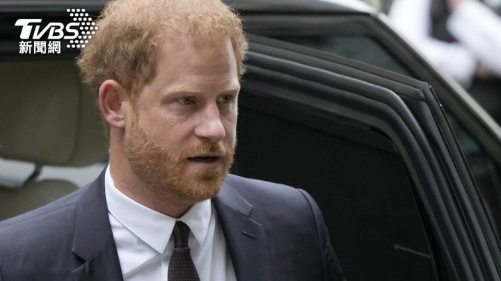 哈利王子出庭控告英国媒体——窥探隐私、散布恶意、种族歧视，颇受关注-1