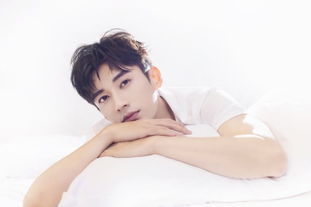 “刘学义”介绍＋8部必看国产剧！古装美男三界专业户，《夜色暗涌时》禁欲霸总超圈粉！-1