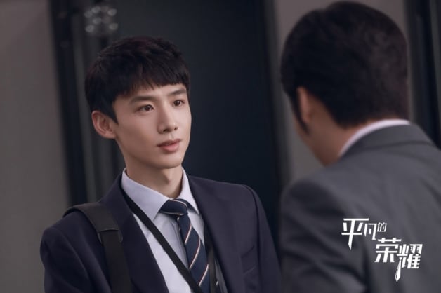 “白敬亭”介绍＋必看11部国产剧！宋轶《长风渡》超甜开播，《你是我的城池营垒》圈粉-8