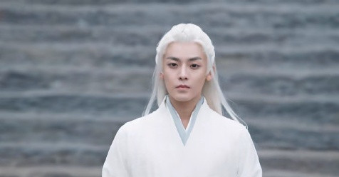 10位国产剧男星白髮造型！《護心》侯明昊驚豔，王鶴棣黑髮更帥，成毅&檀健次是真神仙吧-3