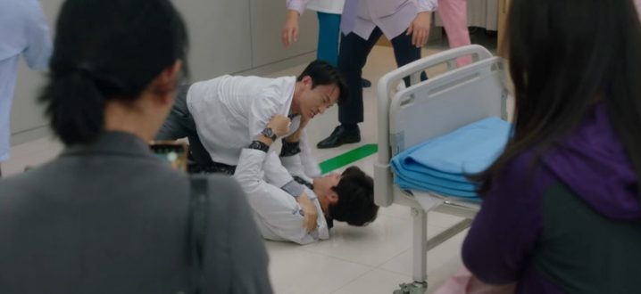 《医生车智淑》剧情槽点！狗血到像八点档，当医生换肝却不珍惜，女二好感度反超严正化-16