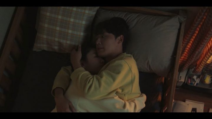 《坏妈妈》15句心痛台词：“母亲可以取代任何东西，却没有任何一样东西能取代母亲。”-8