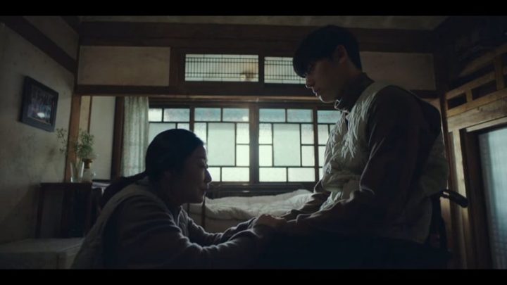 《坏妈妈》15句心痛台词：“母亲可以取代任何东西，却没有任何一样东西能取代母亲。”-11