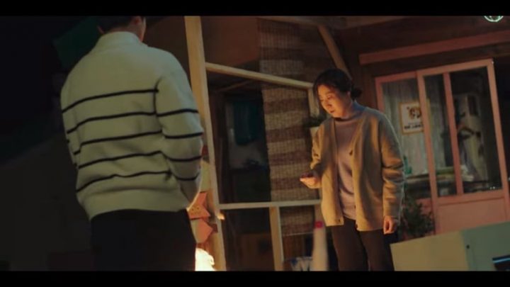 《坏妈妈》15句心痛台词：“母亲可以取代任何东西，却没有任何一样东西能取代母亲。”-13