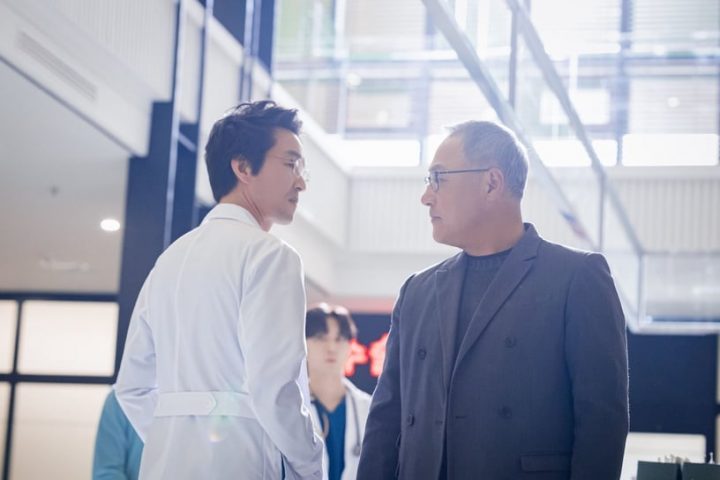 网议《浪漫医生金师傅3》与前2季6大剧情差异！年轻医生成长了，金师傅变温柔好不习惯-8