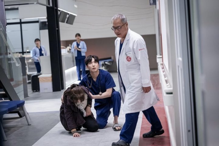 网议《浪漫医生金师傅3》与前2季6大剧情差异！年轻医生成长了，金师傅变温柔好不习惯-7