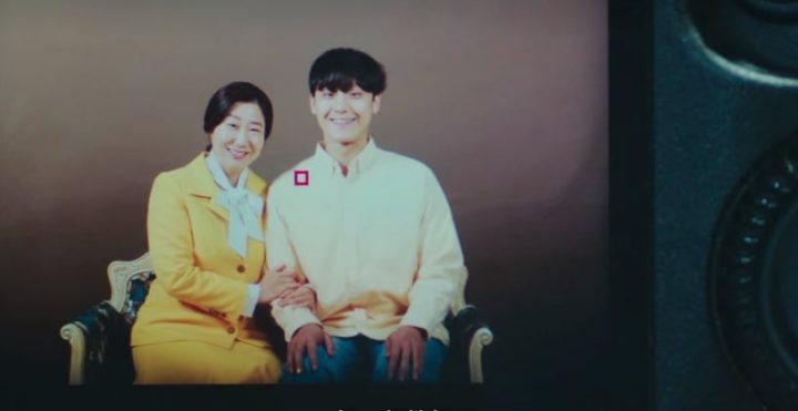 《壞媽媽》6個劇情隱喻！被關的“豬”象徵強豪，黃色代表幸福，這幕暗示強豪拋棄媽媽-17