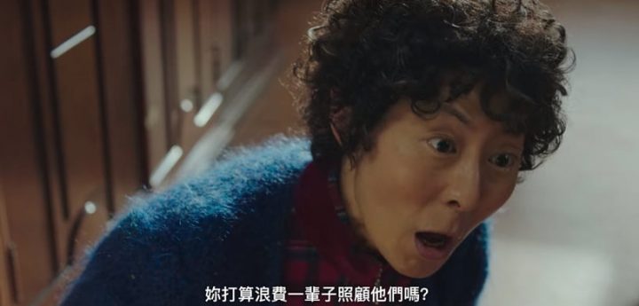 《壞媽媽》6個劇情隱喻！被關的“豬”象徵強豪，黃色代表幸福，這幕暗示強豪拋棄媽媽-7