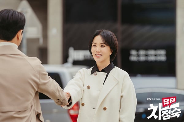 2023韩剧“IMDb评分”TOP8！《医生车智淑》才第5，冠军8.3分赢过《黑暗荣耀》-8