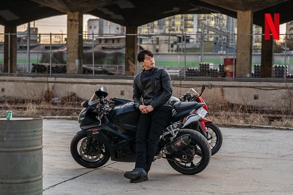 韩剧《猎犬》8位实力演员！健优演过李敏镐护卫，“阳中”竟是《黑暗荣耀》的他-21