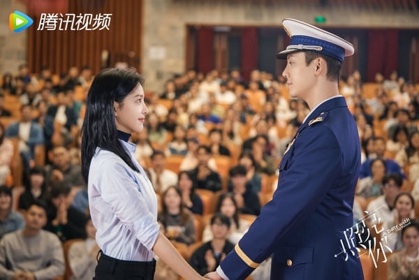 10对“年龄差很大”的国产剧CP！杨幂&许凯差9岁不搭，吴磊&谭松韵差9岁却是甜翻了-1
