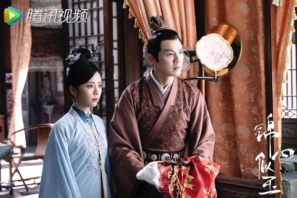 10对“年龄差很大”的国产剧CP！杨幂&许凯差9岁不搭，吴磊&谭松韵差9岁却是甜翻了-12