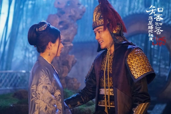 国产剧10对“真情侣”演CP！白敬亭宋轶不像在演，杨幂赵丽颖和前夫真甜过，这对尬到家了-11