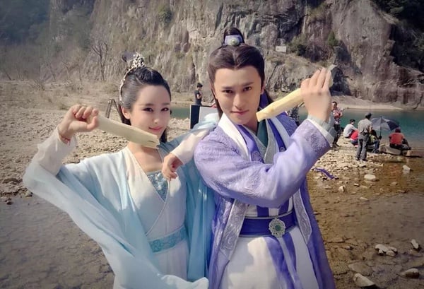 国产剧10对“真情侣”演CP！白敬亭宋轶不像在演，杨幂赵丽颖和前夫真甜过，这对尬到家了-22