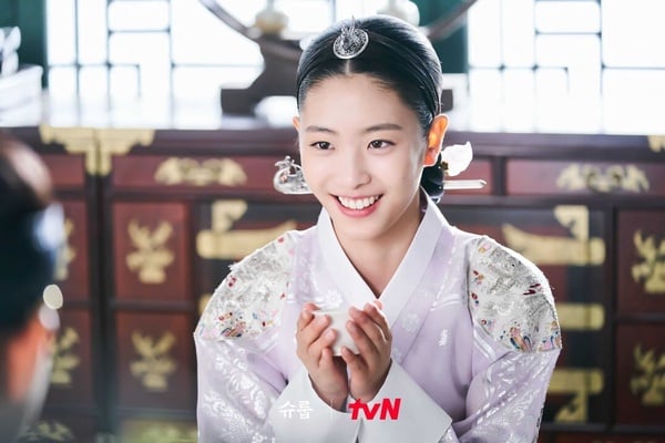 韩剧7位超直球的讨喜女角！《今生也请多指教》申惠善交往提超快，《社内相亲》也经典-11