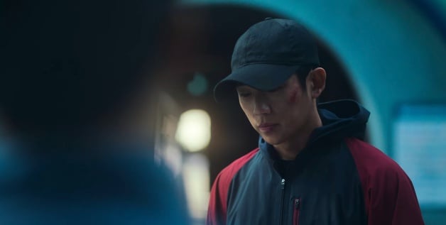 《D.P：逃兵追缉令2》25句悲愤台词：“不能用鸡蛋撞石头吗？破了也会留痕迹！”-17