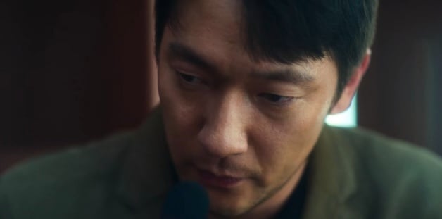 《D.P：逃兵追缉令2》25句悲愤台词：“不能用鸡蛋撞石头吗？破了也会留痕迹！”-19