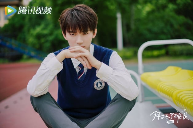 “周翊然”介绍＋13部国产剧推荐！《当我飞奔向你》超甜必看，《白日梦我》待播必追-11