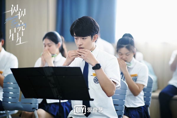 网评国产剧“惊艳时光的校园剧男主”TOP10！陈哲远第4，张新成第2，冠军根本小说走出来-28