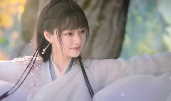 9位国产剧女星“颜值巅峰妆造”！《玉骨遥》任敏没《清平乐》美，而她只惊艳1次就走下坡-4