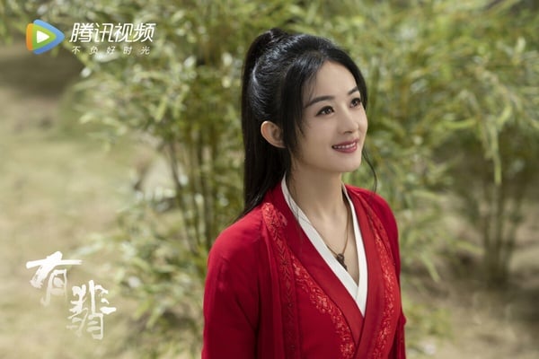 9位国产剧女星“颜值巅峰妆造”！《玉骨遥》任敏没《清平乐》美，而她只惊艳1次就走下坡-11