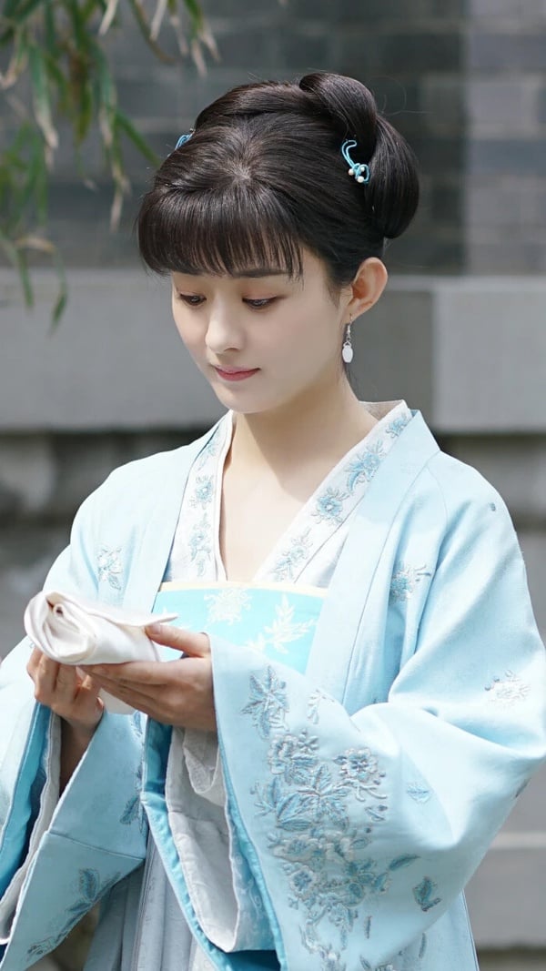 9位国产剧女星“颜值巅峰妆造”！《玉骨遥》任敏没《清平乐》美，而她只惊艳1次就走下坡-12