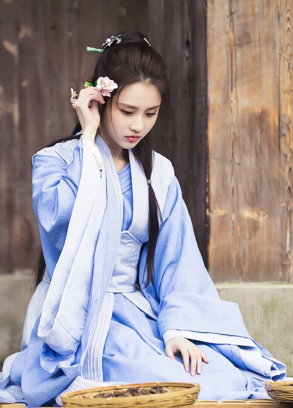 9位国产剧女星“颜值巅峰妆造”！《玉骨遥》任敏没《清平乐》美，而她只惊艳1次就走下坡-15