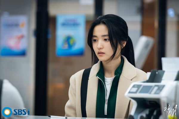 网议8位“作品质感有保证”韩剧演员！金泰梨戏少但精，申惠善&孔晓振是精品剧收视女王-4