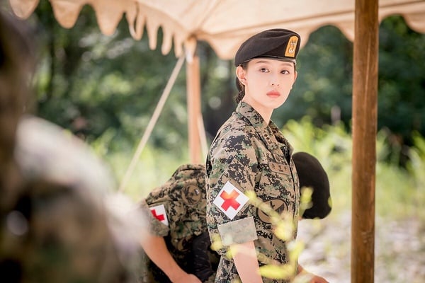 网议8位“作品质感有保证”韩剧演员！金泰梨戏少但精，申惠善&孔晓振是精品剧收视女王-16