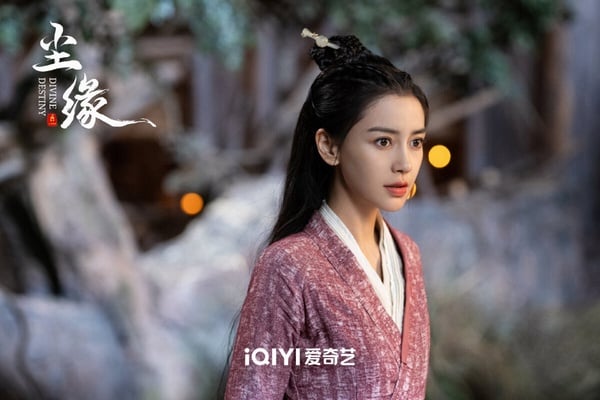 2023暑期国产剧热度榜TOP10！《偷偷藏不住》第3，肖战《玉骨遥》赢杨洋《我的人间烟火》-3