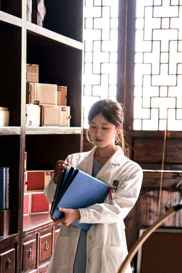 网评国产剧“史上最烦人角色”TOP10！《偷偷藏不住》赵露思上榜，第十位女主直接变路人-9