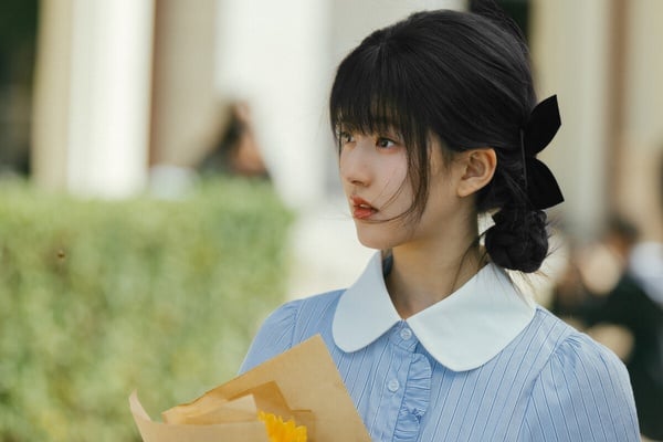 10位国产剧95花演高中生！《偷偷藏不住》趙露思被吐槽，王楚然太成熟，而她演得像傻子-1