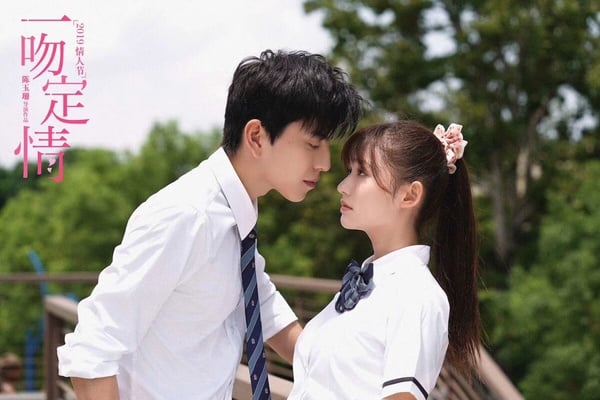 10位国产剧95花演高中生！《偷偷藏不住》趙露思被吐槽，王楚然太成熟，而她演得像傻子-29