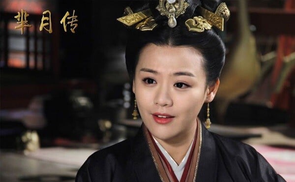 网评7位“不适合古装”国产剧女星！《玉骨遥》任敏被嘲，迪丽热巴评价两极，马思纯真的怪-12