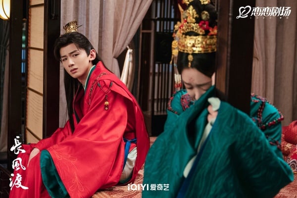 六月国产剧评分榜TOP10！《长风渡》6.5《偷偷藏不住》6.7，冠军8.5分赢《当我飞奔向你》-11