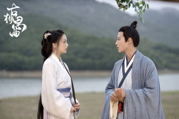 六月国产剧评分榜TOP10！《长风渡》6.5《偷偷藏不住》6.7，冠军8.5分赢《当我飞奔向你》-28