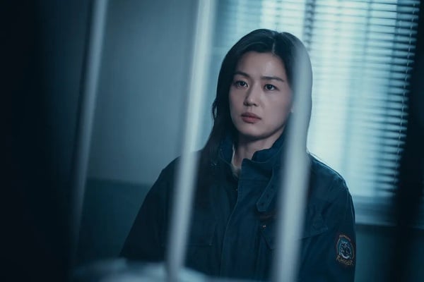 韩剧女神“得奖成绩”PK！宋慧乔封后6次，孙艺珍6次，孔晓振9次，只有她拿过百想大赏-10