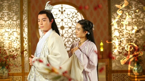 古装剧9位“超多人爱”女主！杨紫《长相思》和3男人虐恋，迪丽热巴5个，杨幂最狂有6个-19