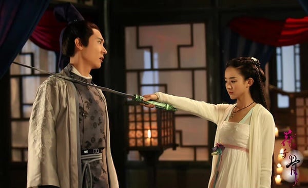 古装剧9位“超多人爱”女主！杨紫《长相思》和3男人虐恋，迪丽热巴5个，杨幂最狂有6个-21