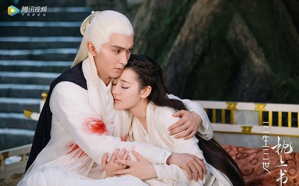 古装剧9位“超多人爱”女主！杨紫《长相思》和3男人虐恋，迪丽热巴5个，杨幂最狂有6个-25