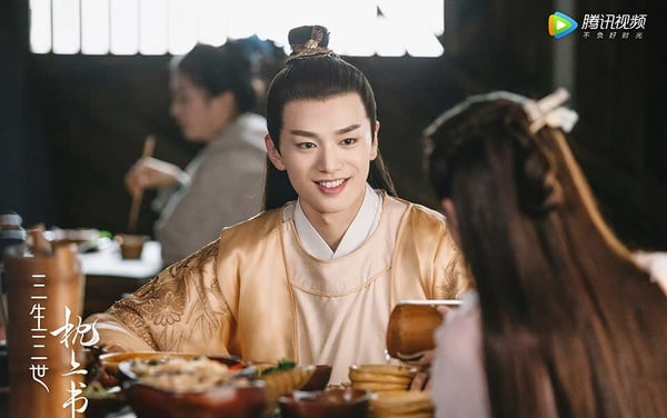 古装剧9位“超多人爱”女主！杨紫《长相思》和3男人虐恋，迪丽热巴5个，杨幂最狂有6个-27