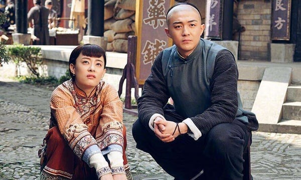 古装剧9位“超多人爱”女主！杨紫《长相思》和3男人虐恋，迪丽热巴5个，杨幂最狂有6个-30