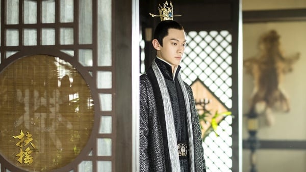 古装剧9位“超多人爱”女主！杨紫《长相思》和3男人虐恋，迪丽热巴5个，杨幂最狂有6个-34