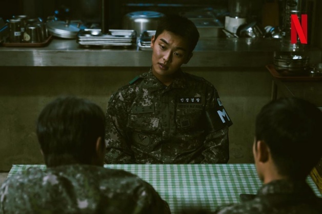 《D.P：逃兵追缉令2》10位鲜肉帅哥IG介绍！他撞脸李帝勋，好多熟面孔-9
